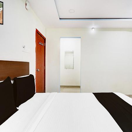Super Hotel O At Home Hotel Darbar Хайдарабад Экстерьер фото