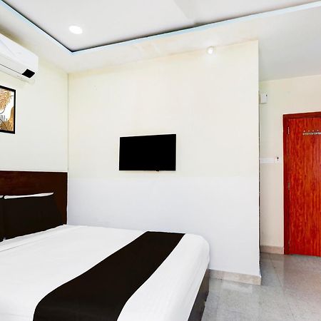 Super Hotel O At Home Hotel Darbar Хайдарабад Экстерьер фото