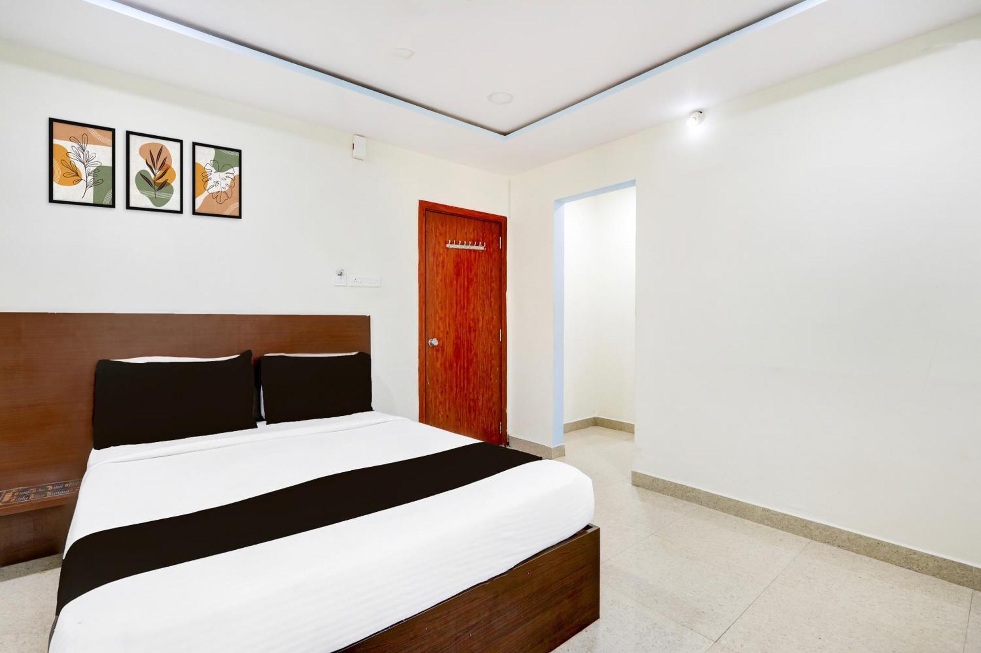 Super Hotel O At Home Hotel Darbar Хайдарабад Экстерьер фото
