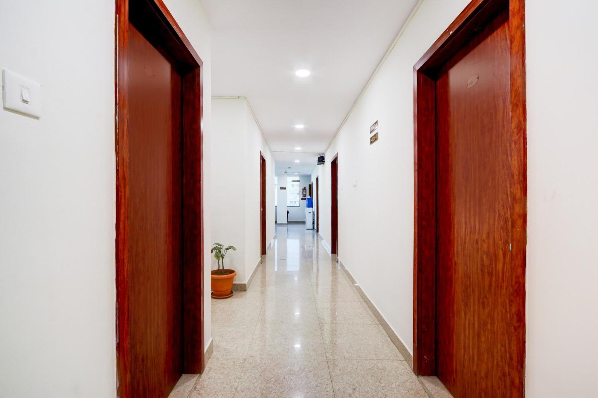 Super Hotel O At Home Hotel Darbar Хайдарабад Экстерьер фото