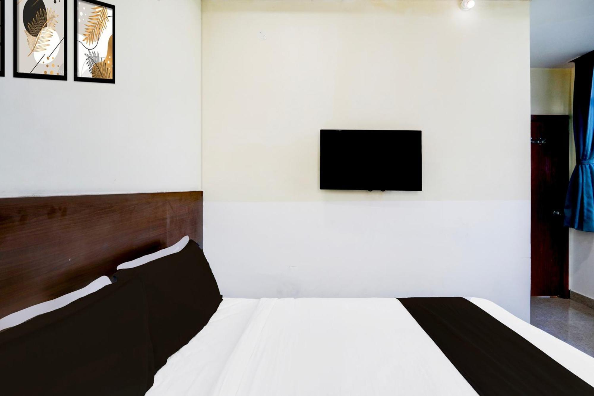 Super Hotel O At Home Hotel Darbar Хайдарабад Экстерьер фото